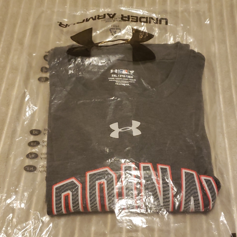 Under Armour St Louis Cardinals tshirt